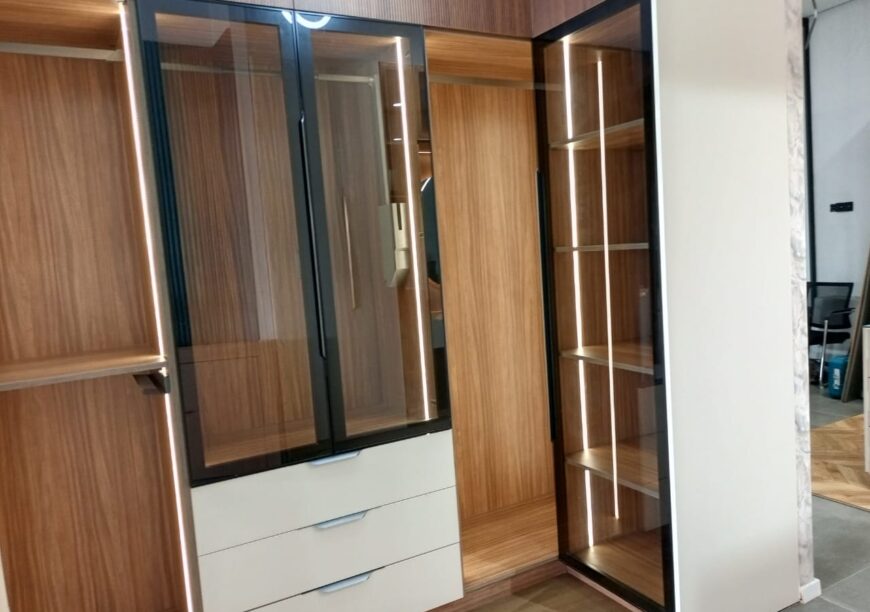 Dressing sous pente — Résidence Bouskoura