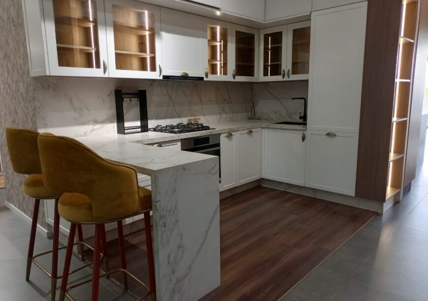 Cuisine ouverte laquée — Villa Anfa