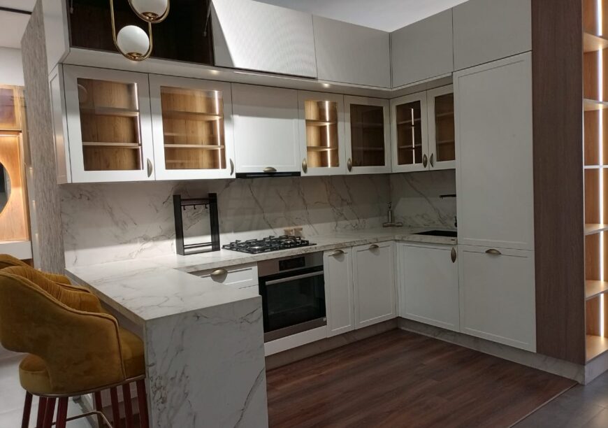 Cuisine ouverte laquée — Villa Anfa