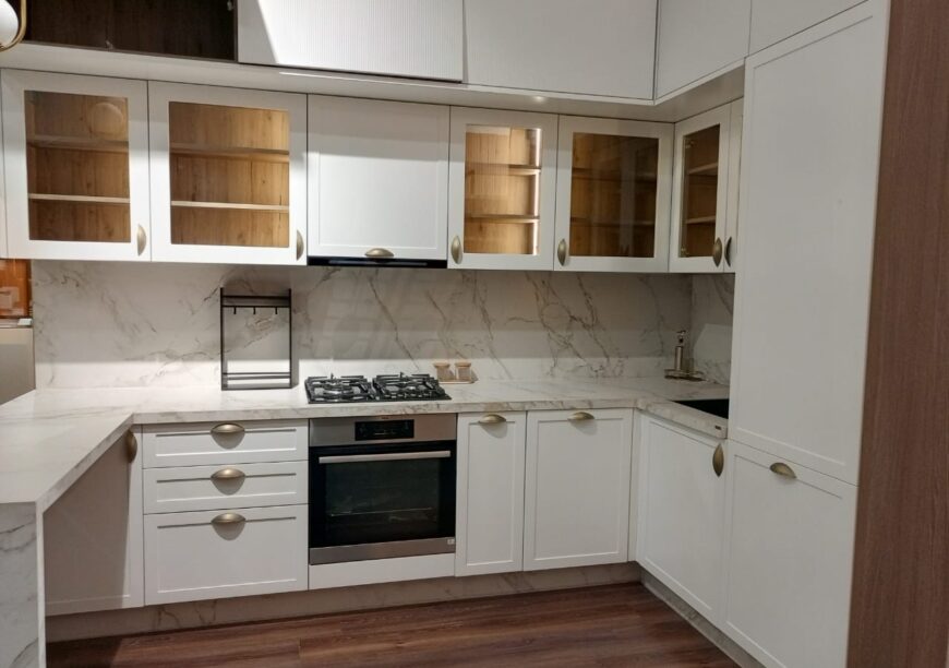 Cuisine ouverte laquée — Villa Anfa